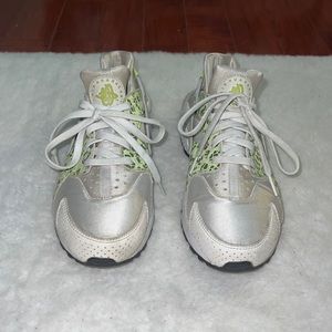 NIKE Womens Air Huarache Run